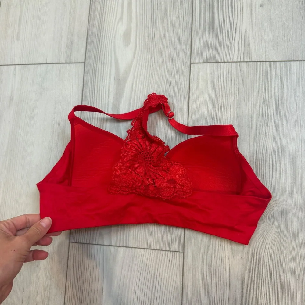 Aerie Real‎ Sunnie Wireless Bra Red Lace Racerback 34B Floral Back Detail